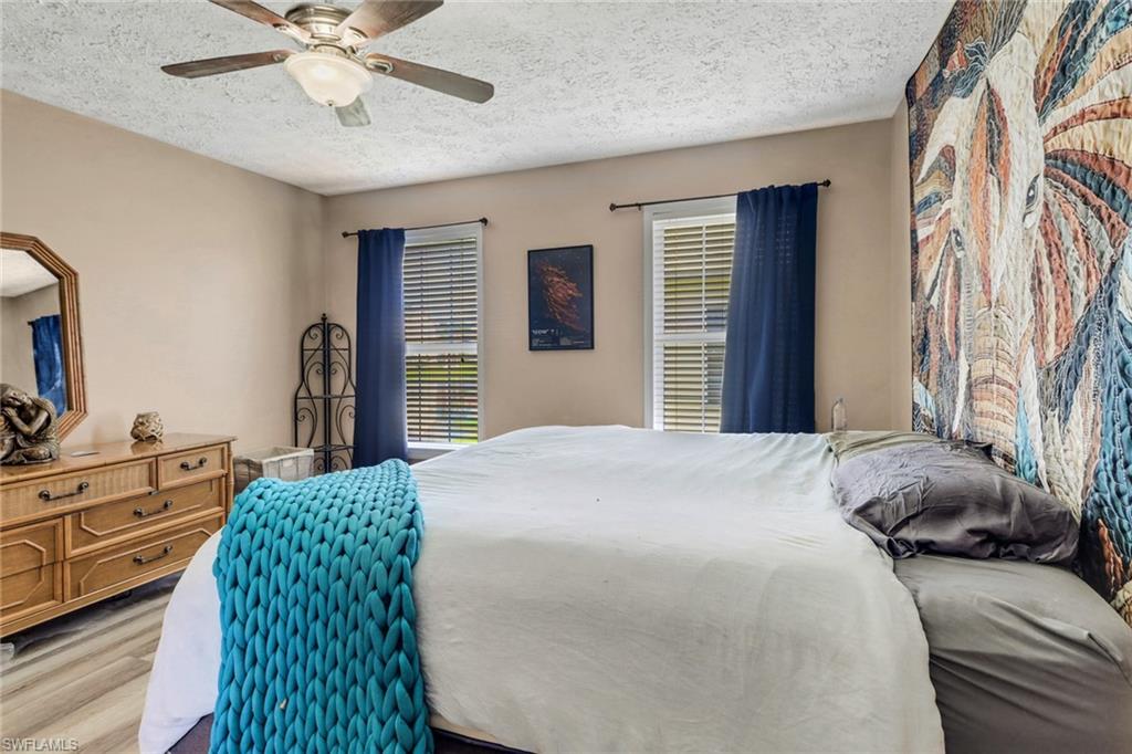 LEAWOOD LAKES - Residential