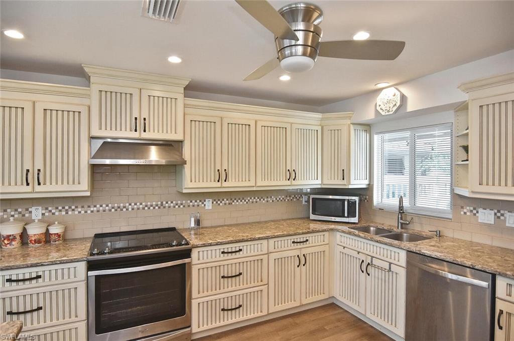 CALOOSA BAYVIEW - Residential