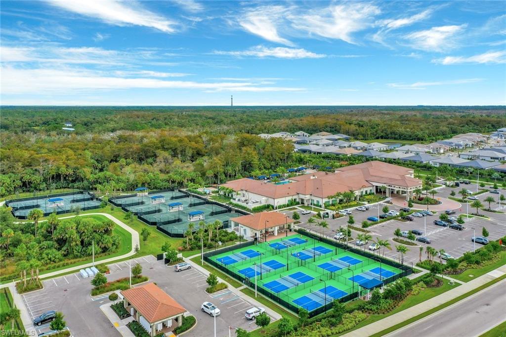 VALENCIA TRAILS - Residential