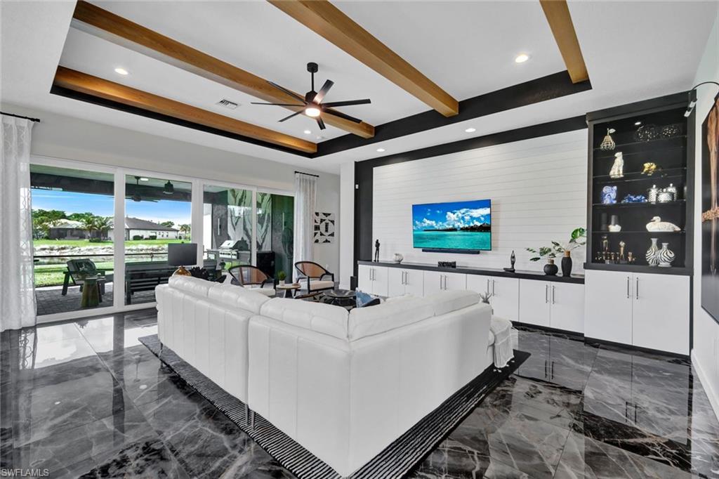 VALENCIA TRAILS - Residential