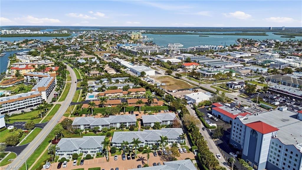 SMOKEHOUSE BAY CLUB - Residential