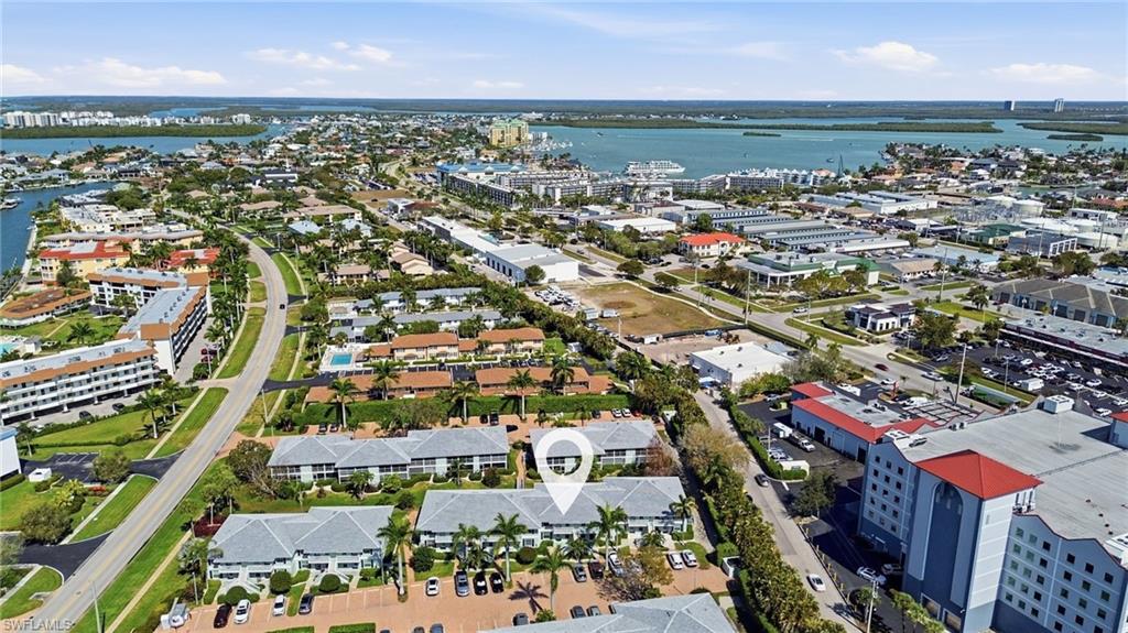 SMOKEHOUSE BAY CLUB - Residential