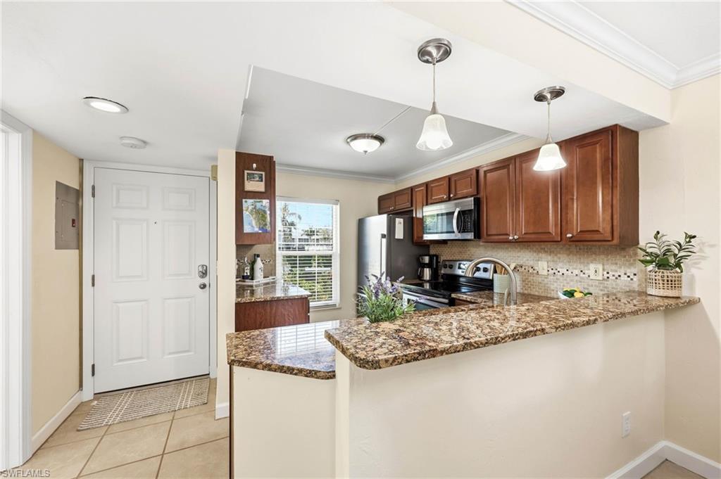 SMOKEHOUSE BAY CLUB - Residential