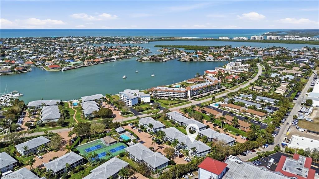 SMOKEHOUSE BAY CLUB - Residential