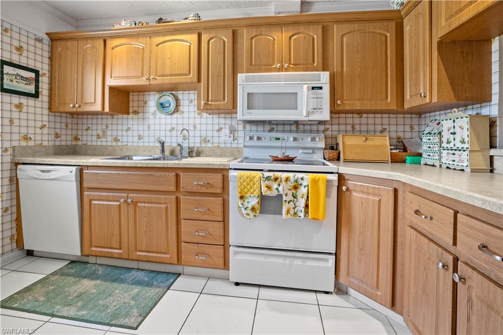 MYERLEE GOLFSIDE EAST CONDO - Residential