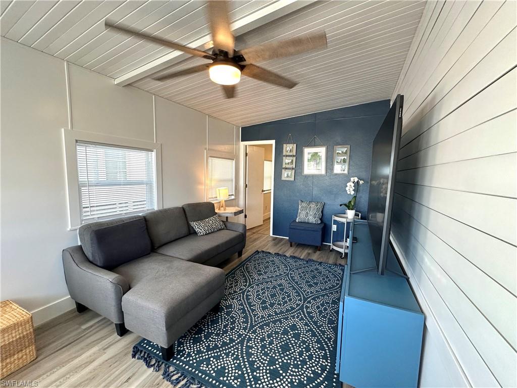 MARINERS COVE - Residential