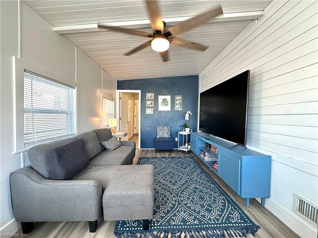 MARINERS COVE - Residential