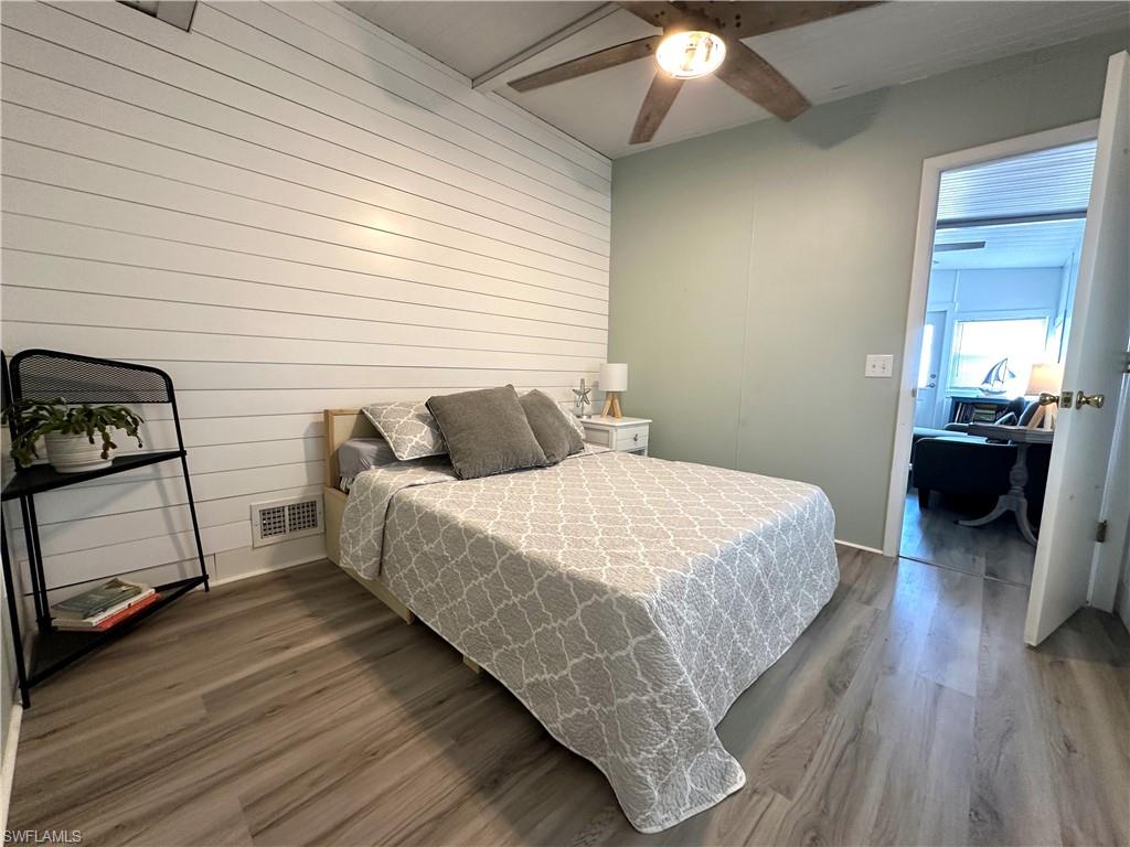 MARINERS COVE - Residential