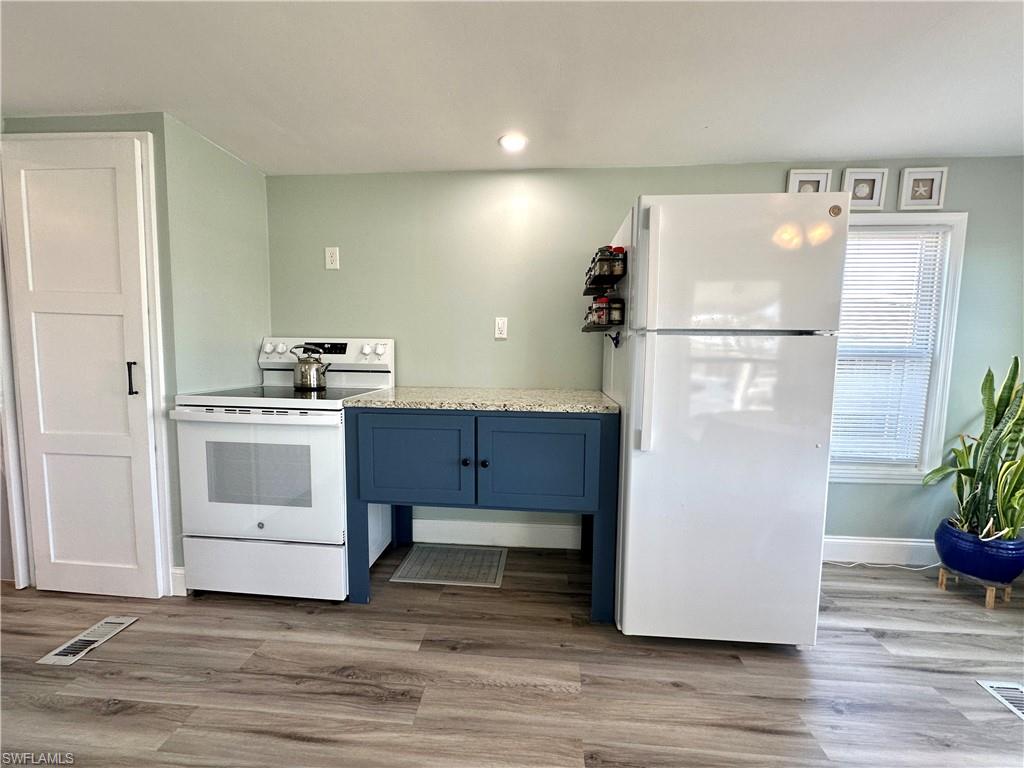 MARINERS COVE - Residential