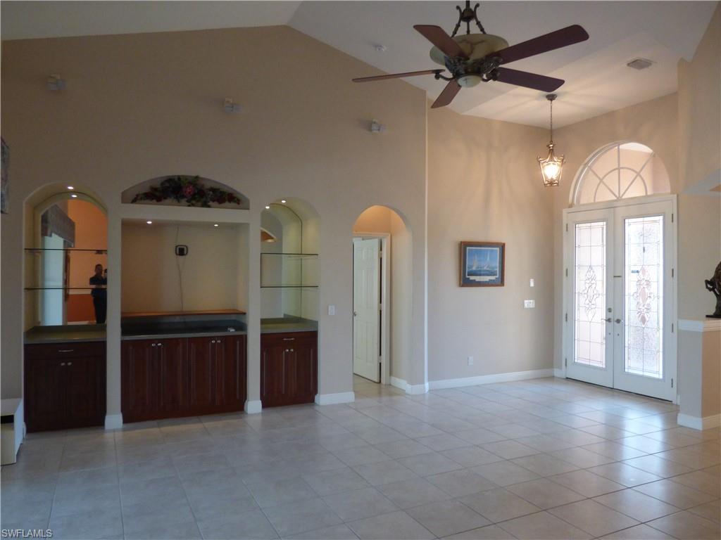 COUNTRY CLUB ESTATES - Residential