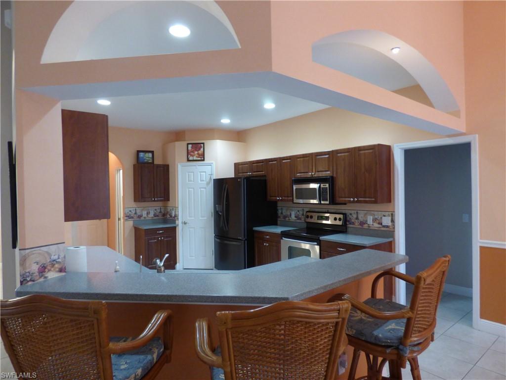 COUNTRY CLUB ESTATES - Residential