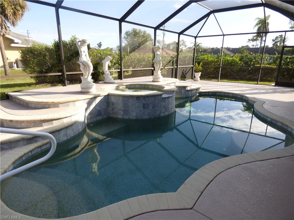 COUNTRY CLUB ESTATES - Residential