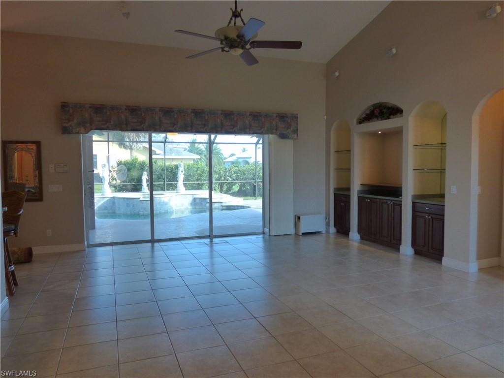 COUNTRY CLUB ESTATES - Residential