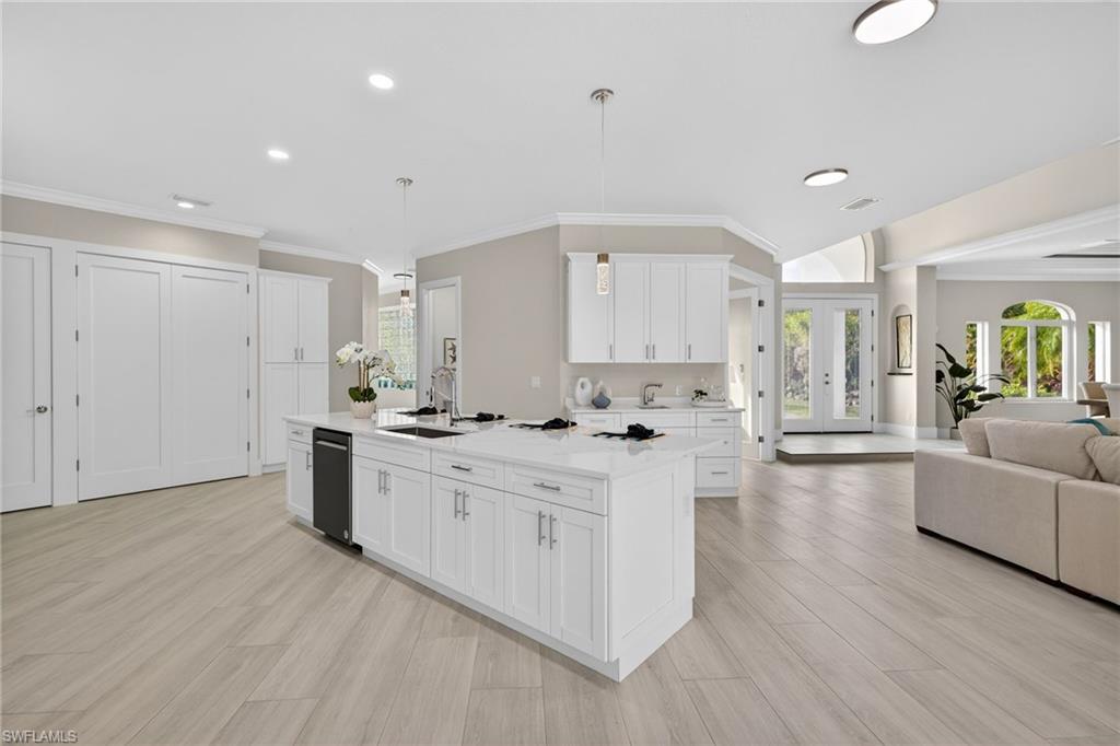 LIVINGSTON WOODS - Residential