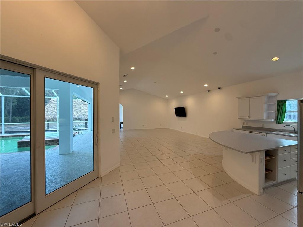 GOLDEN GATE PROF BLDG - Residential