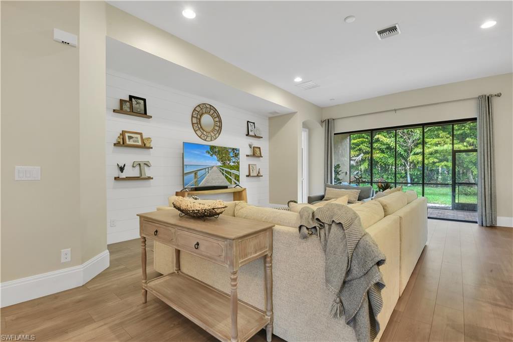 TUSCANY POINTE - Residential