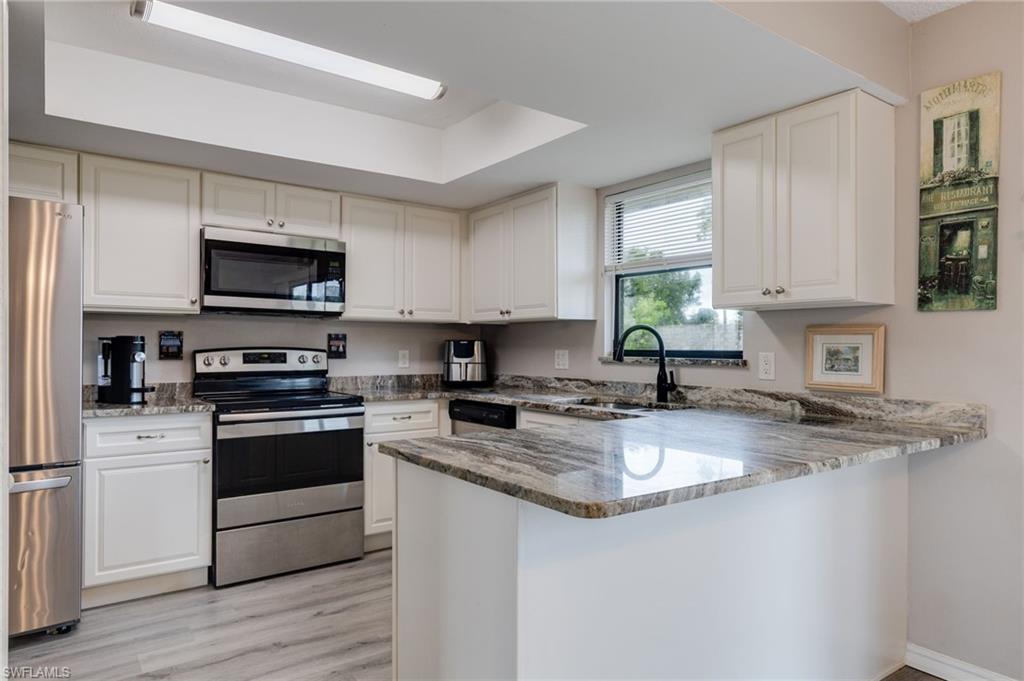 SAN CARLOS PARK - Residential