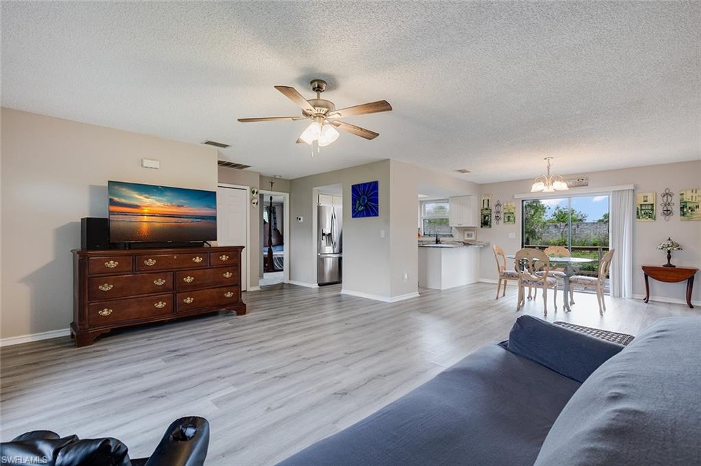 SAN CARLOS PARK - Residential