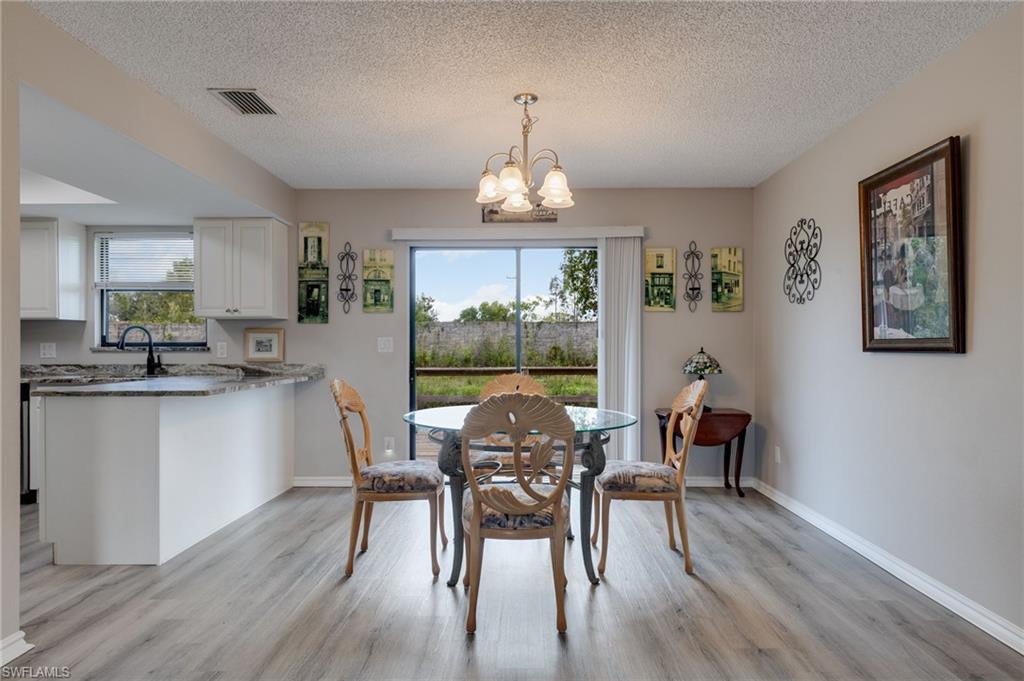 SAN CARLOS PARK - Residential