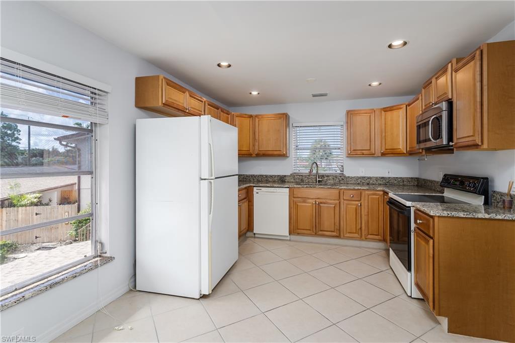 PALM CREST VILLAS - Residential