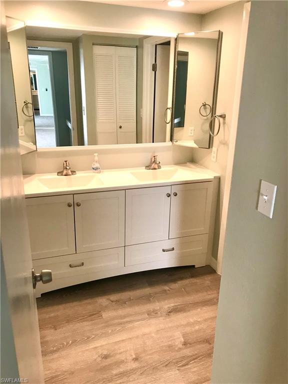 PARKWOODS TOWNHOUSE COMMUNITY - Residential