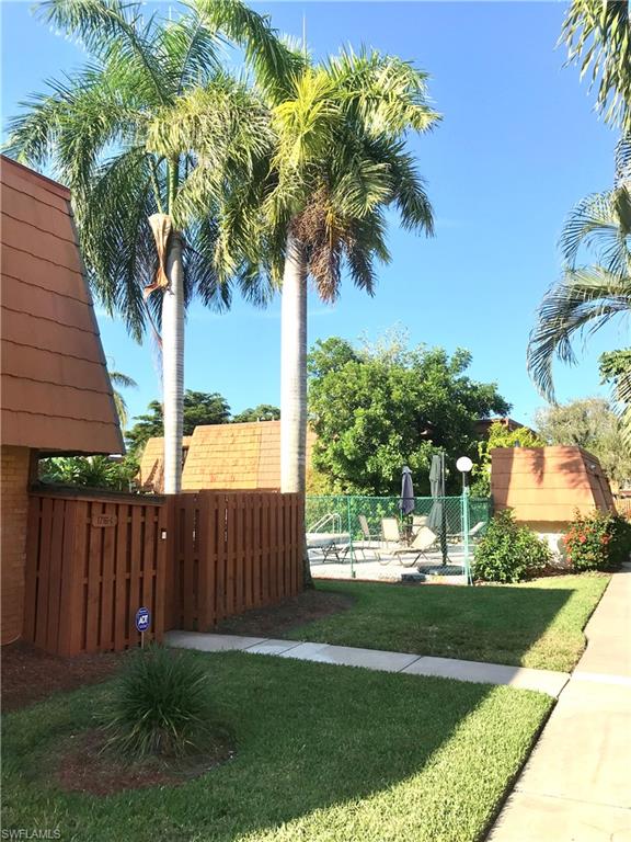 PARKWOODS TOWNHOUSE COMMUNITY - Residential