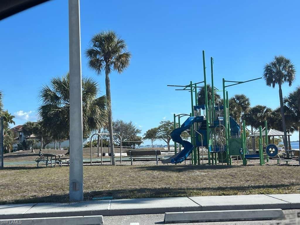 PORT CHARLOTTE - Residential