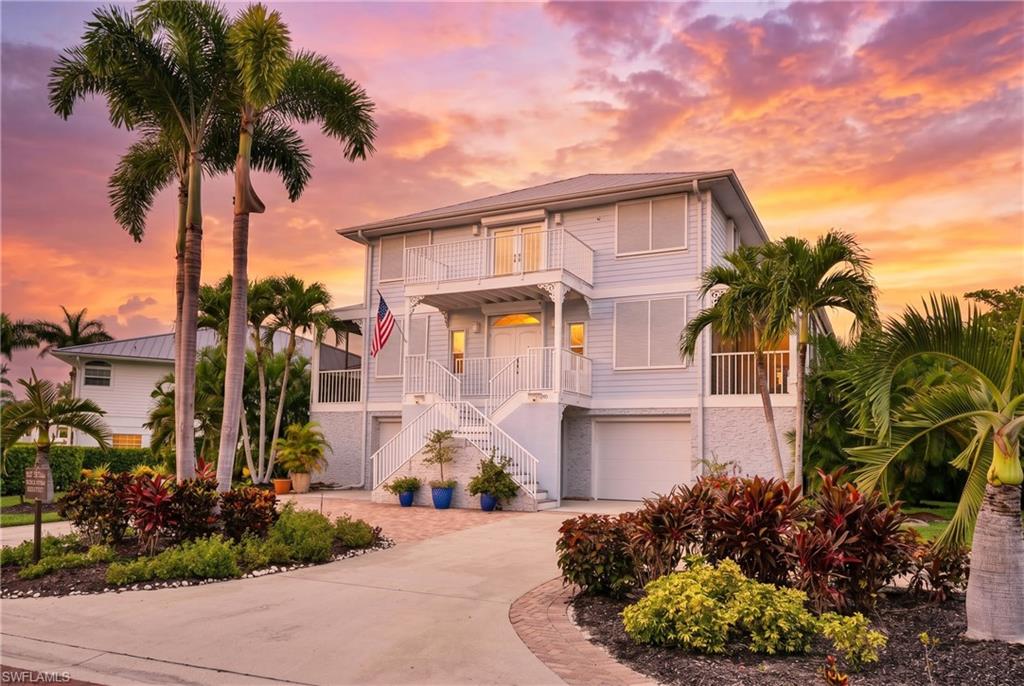 200 Topanga DR