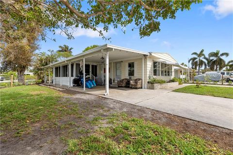 A home in NAPLES