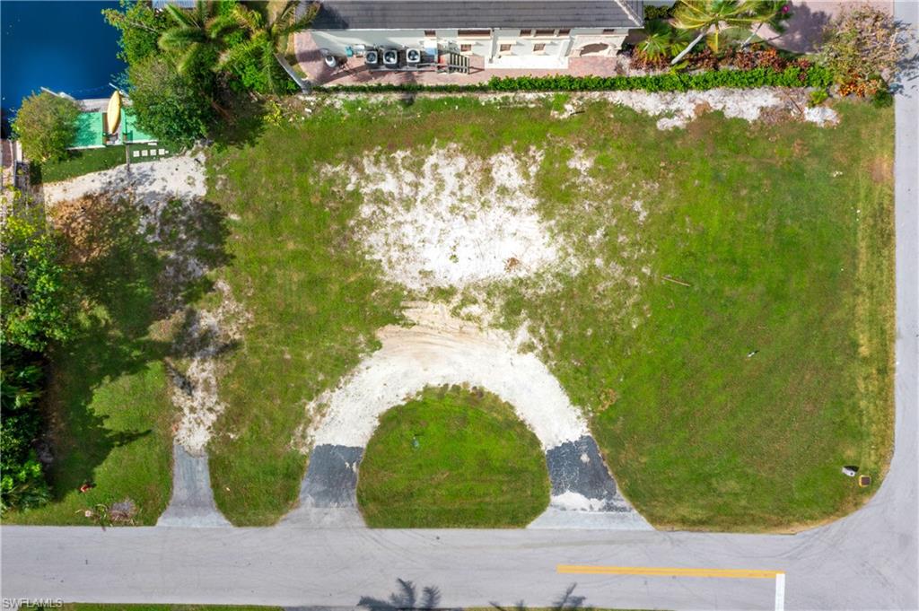 GOLDEN SHORES - Land