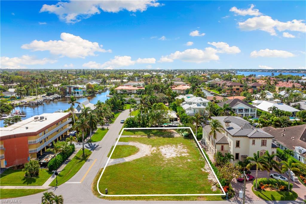 GOLDEN SHORES - Land