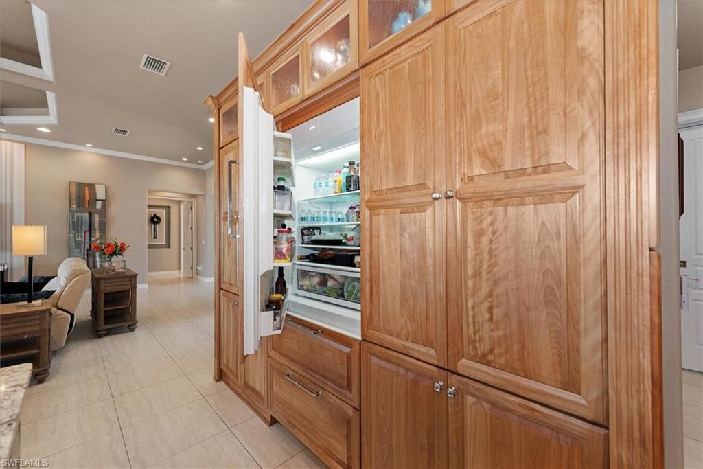 YACHT CLUB - Residential