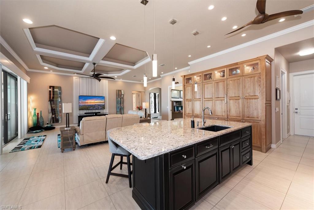 YACHT CLUB - Residential