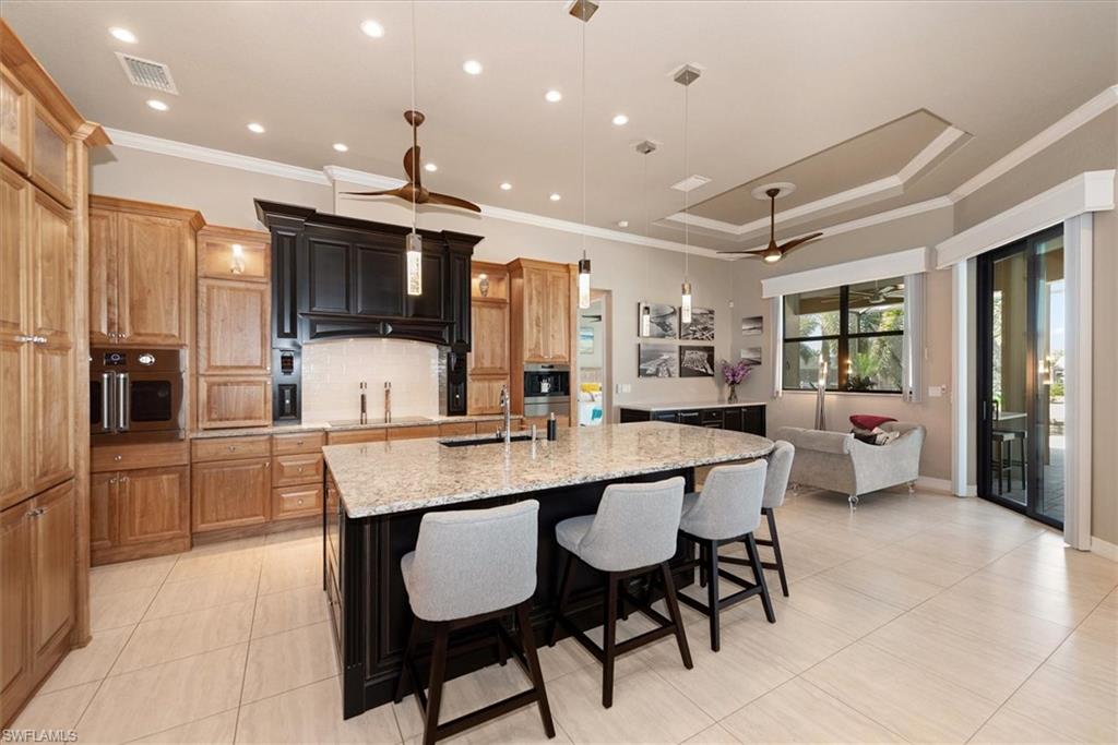 YACHT CLUB - Residential