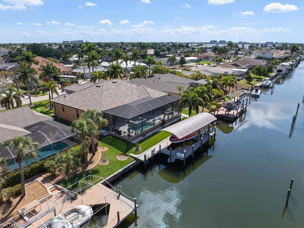 YACHT CLUB - Residential