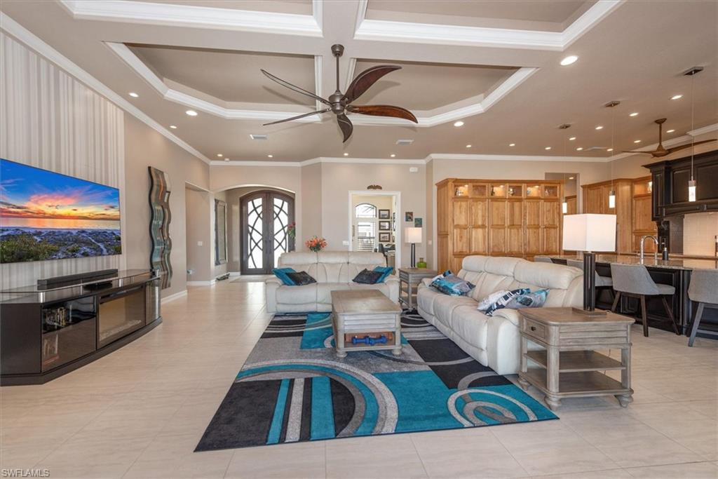 YACHT CLUB - Residential