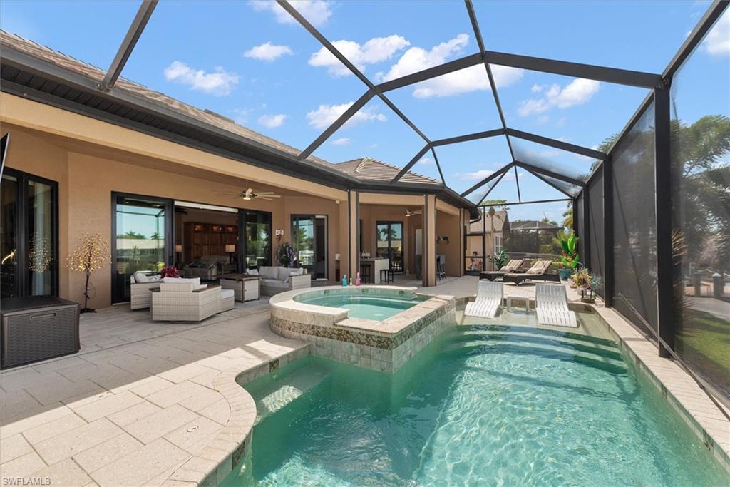 YACHT CLUB - Residential