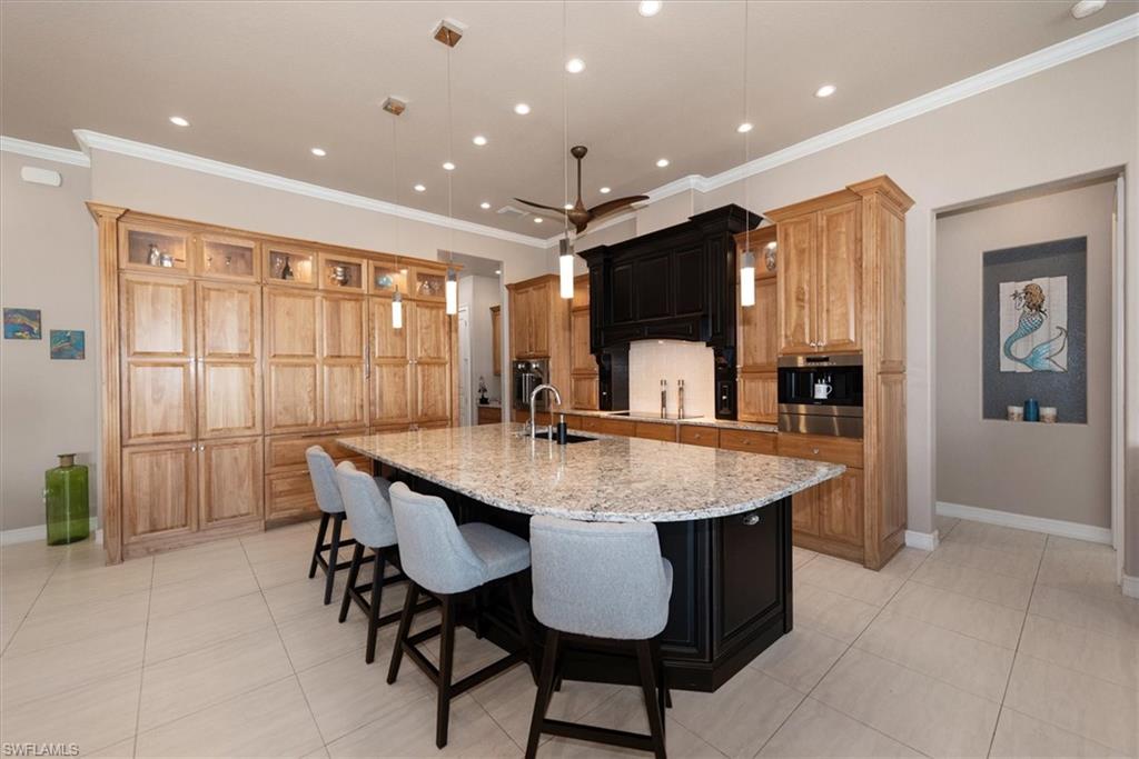 YACHT CLUB - Residential