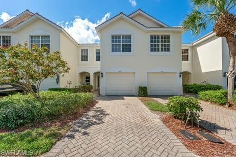 Photo of 827 Hampton CIR #146, NAPLES, FL 34105 (MLS # 226022969)
