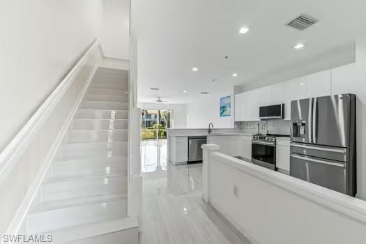 827 Hampton CIR 146