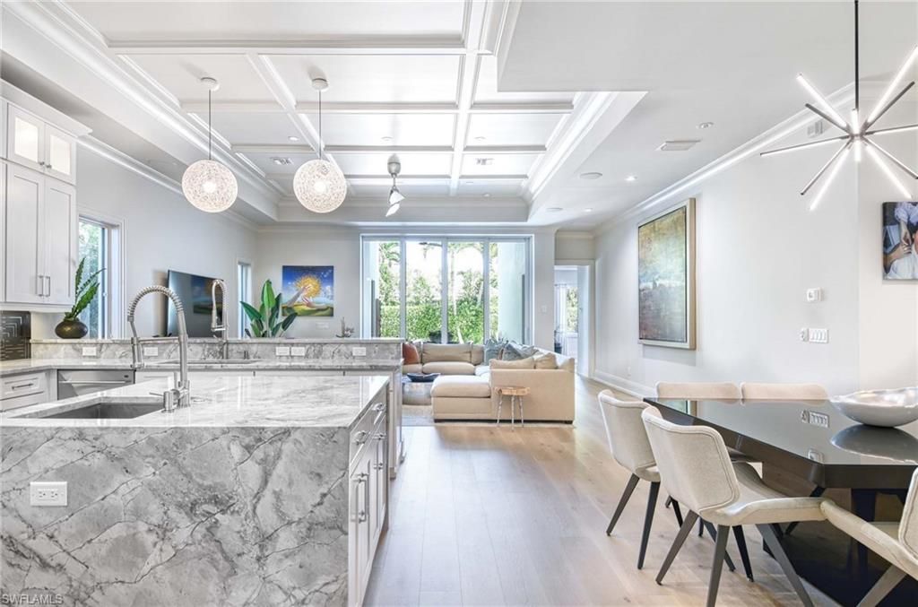 Photo of 565 Fairway TER, NAPLES, FL 34103 (MLS # 225066734)