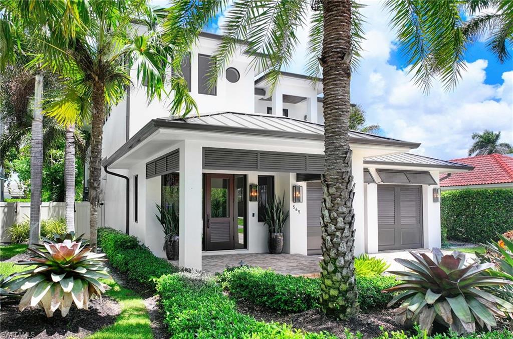 MOORINGS - Residential