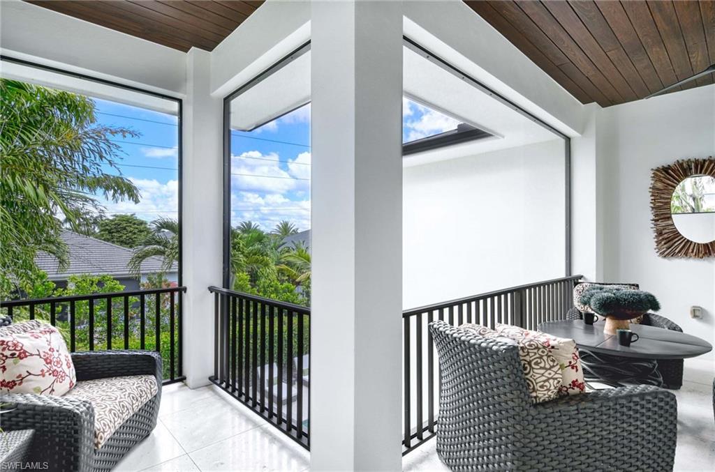 MOORINGS - Residential