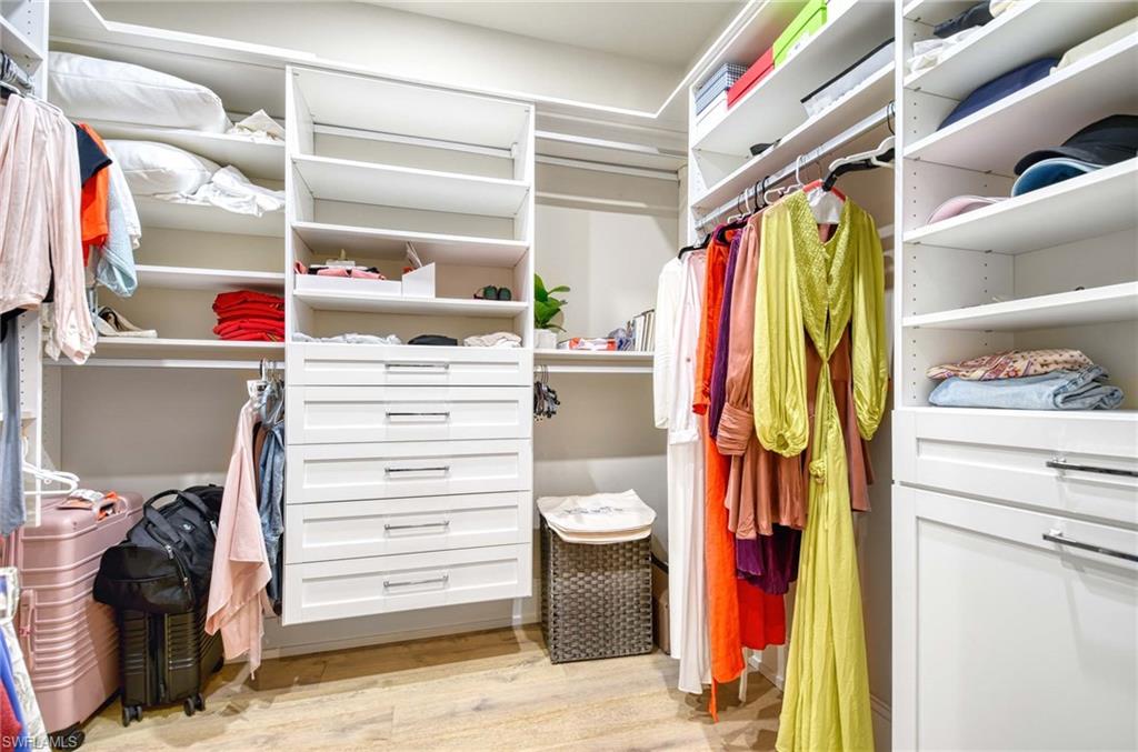 MOORINGS - Residential