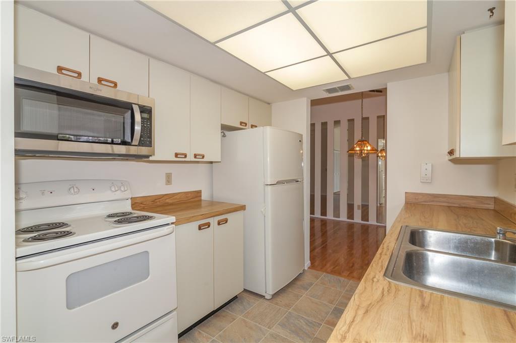 CLUB AT CRYSTAL LAKE CONDOMINIUM - Residential