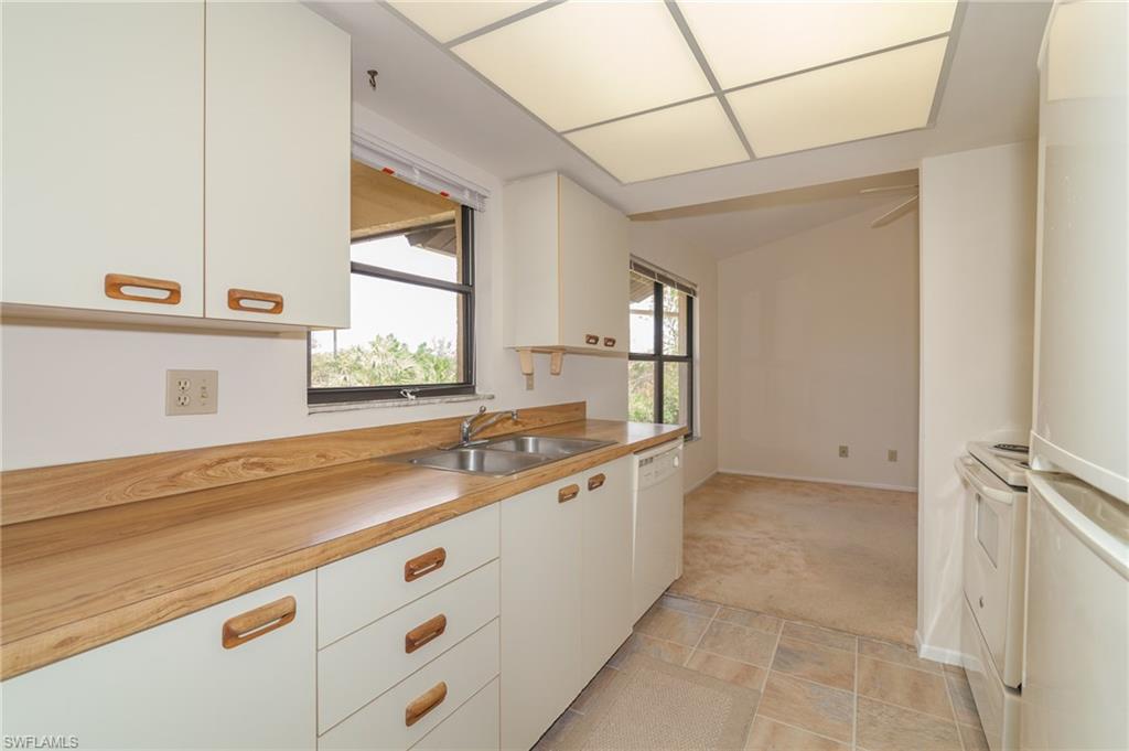 CLUB AT CRYSTAL LAKE CONDOMINIUM - Residential