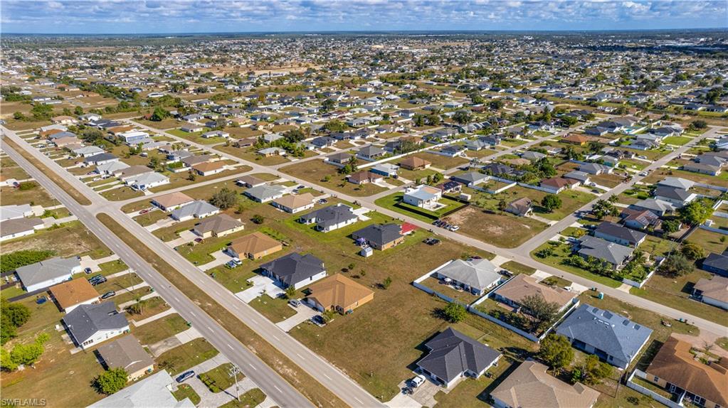 CAPE CORAL - Land