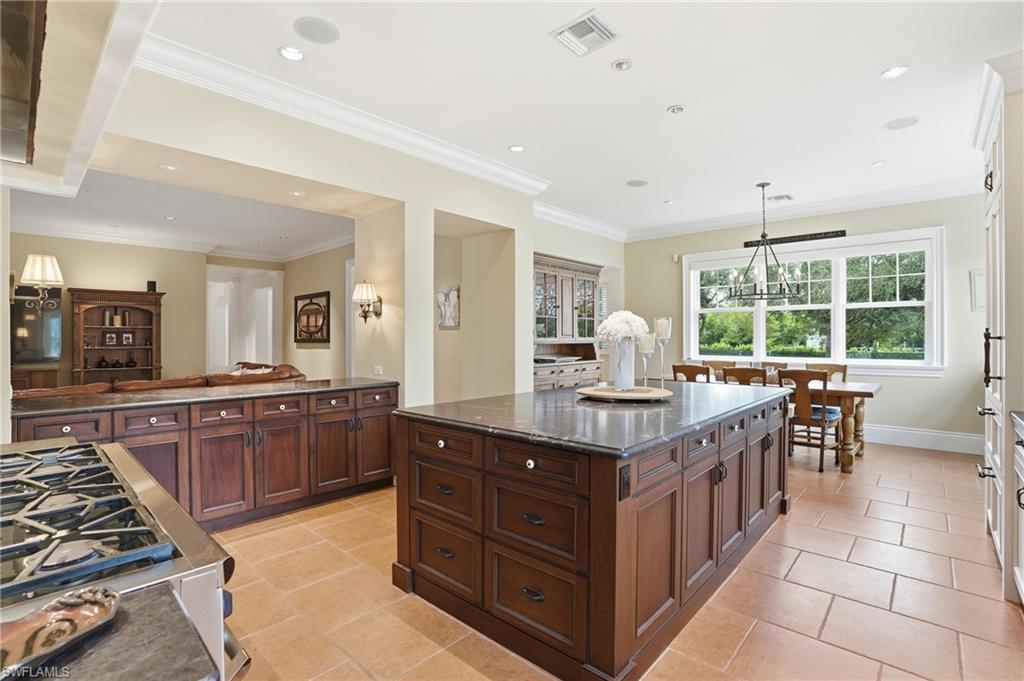 COLONIAL FARMS - Residential