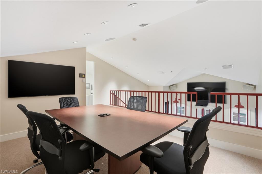 COLONIAL FARMS - Residential