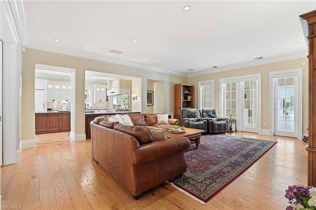 COLONIAL FARMS - Residential